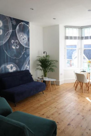 Flip Flop Flat, Sea Views, Short Stroll to Beaches